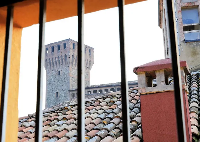 Emily House דירה