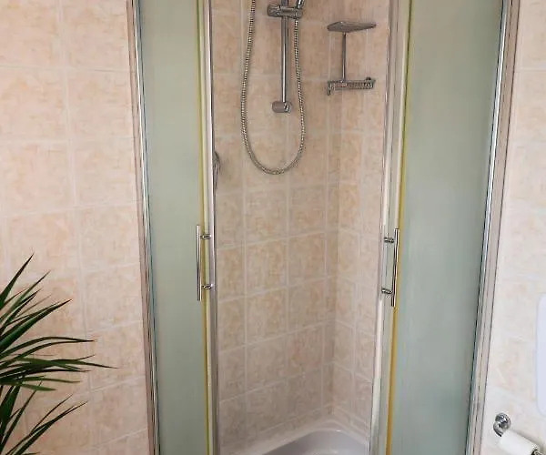 Emily House דירה